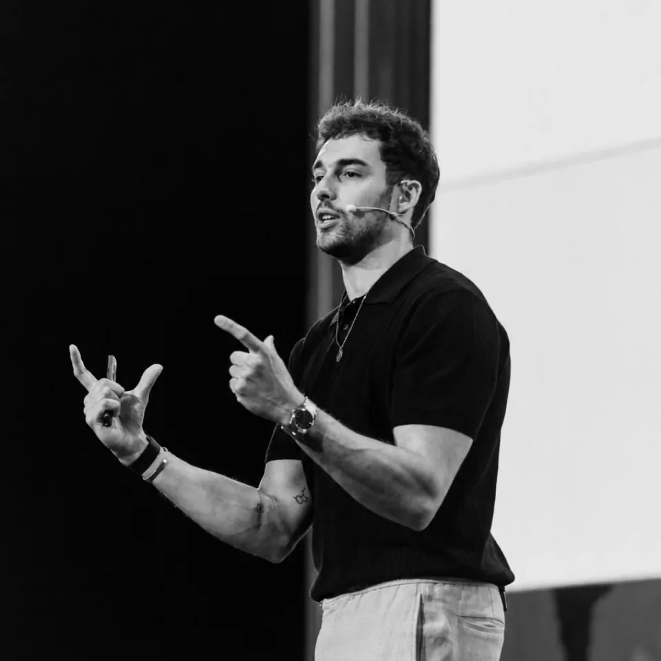 Bernat, consultor estratégico de inteligencia artificial